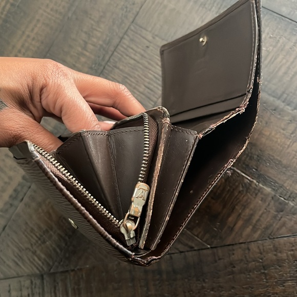 Chocolate Brown Louis Vuitton Epi Leather Wallet  *MAKE AN OFFER 😉 - Picture 6 of 8